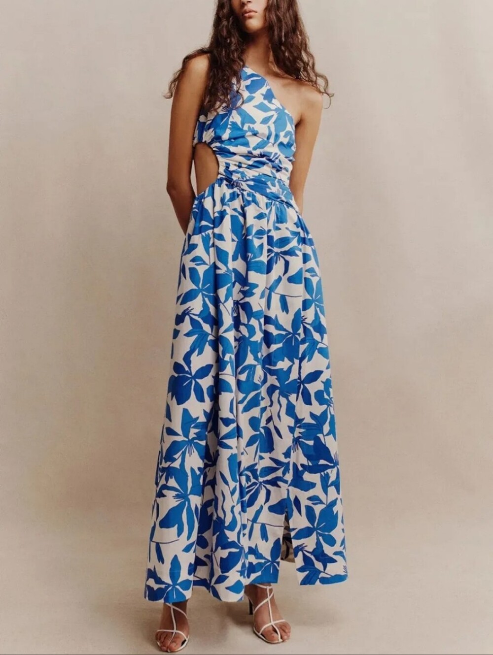 SHONA JOY BLEUE ASYMMETRICAL CUT OUT MAXI DRESS WHITE BLUE FLORAL US6
